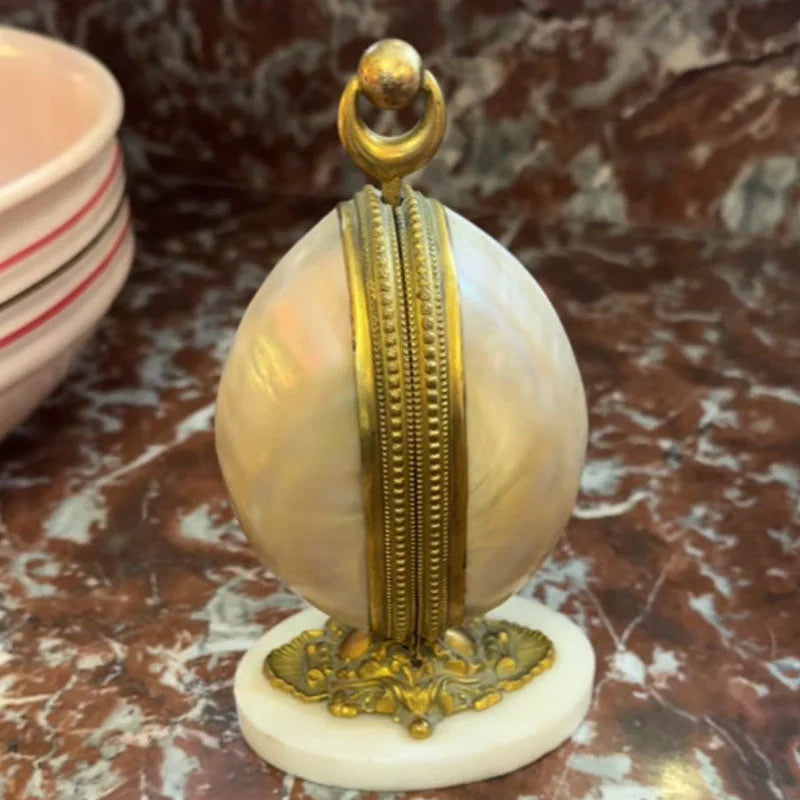 ๐ฏ Vintage Shell Perfume Display(includes 4 empty perfume decanters)
